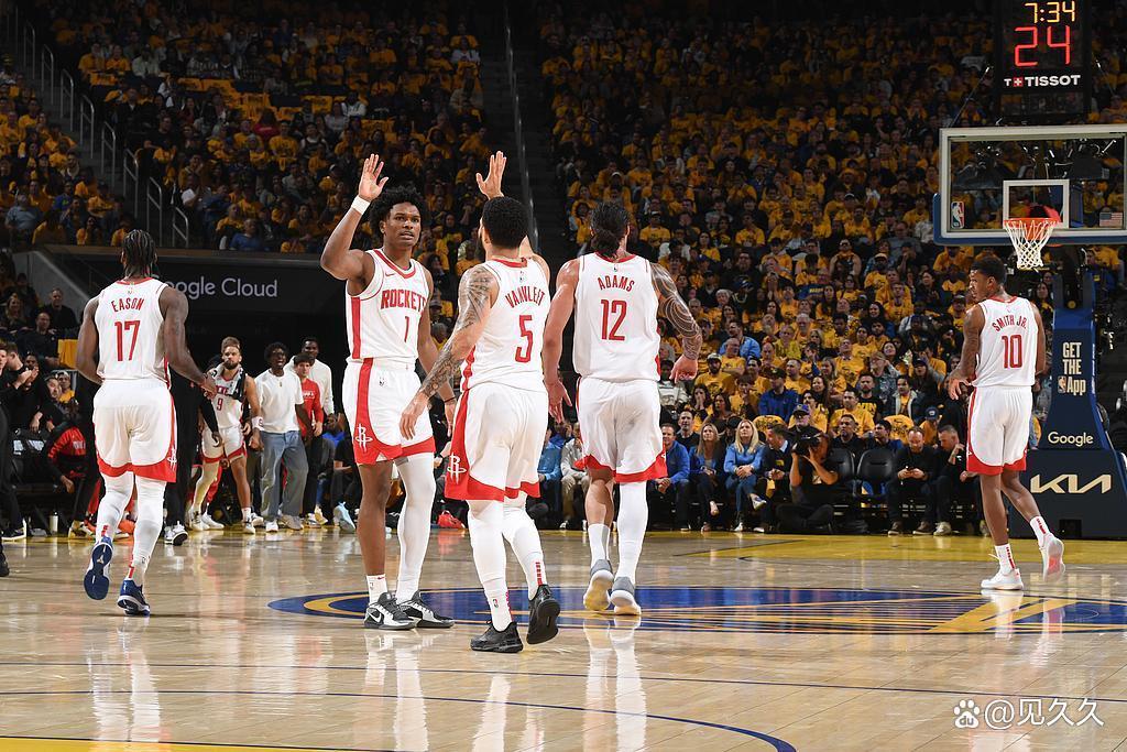 76人险胜爵士，范弗利特扛起全队