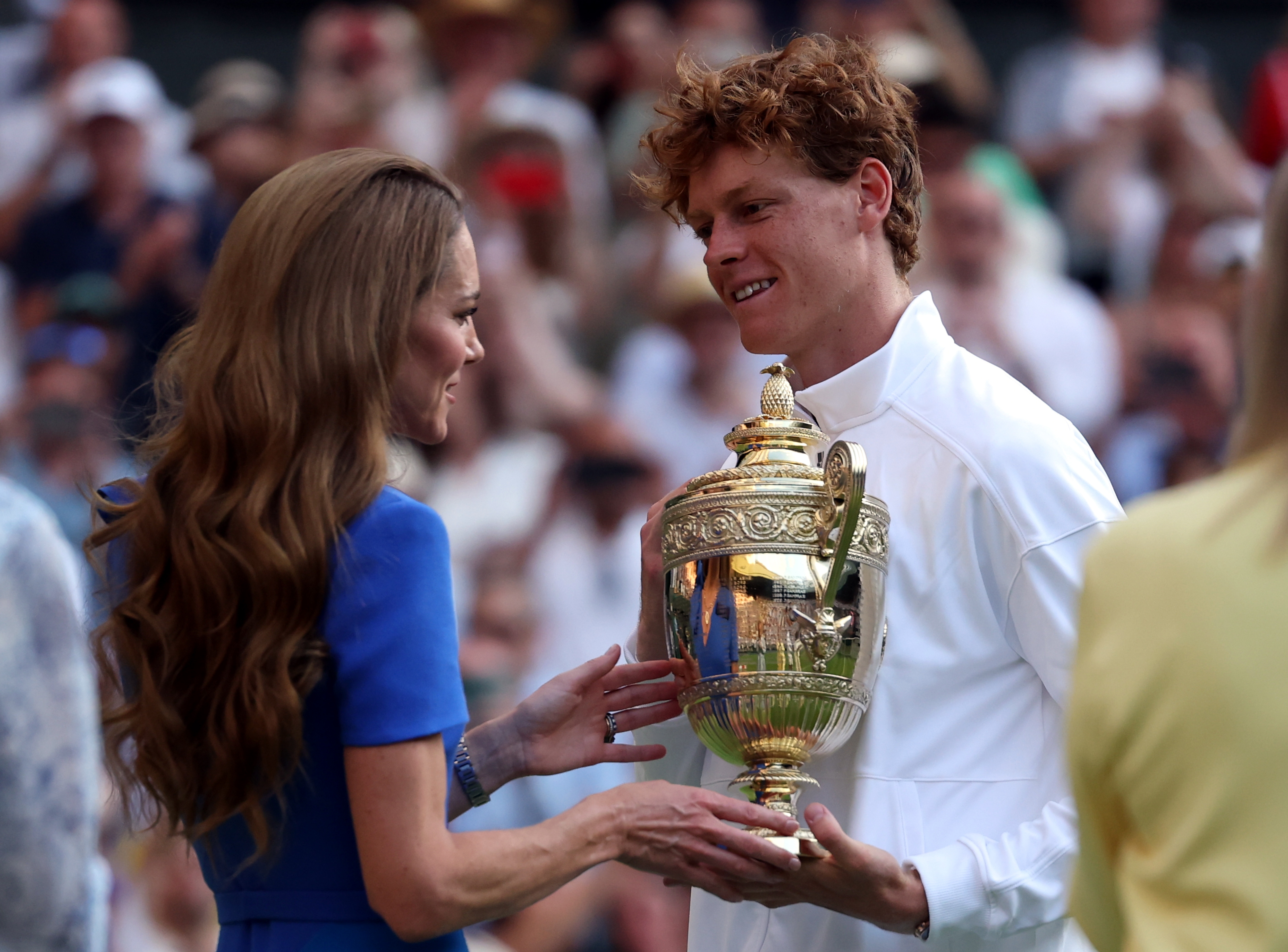 开云体育入口-美网险胜温网，辛纳刷新纪录