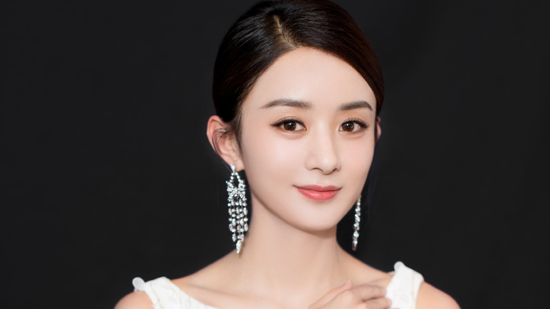 封印传奇之夜，哈兰德攻防两端统治性演出，重新定义足球唯一性