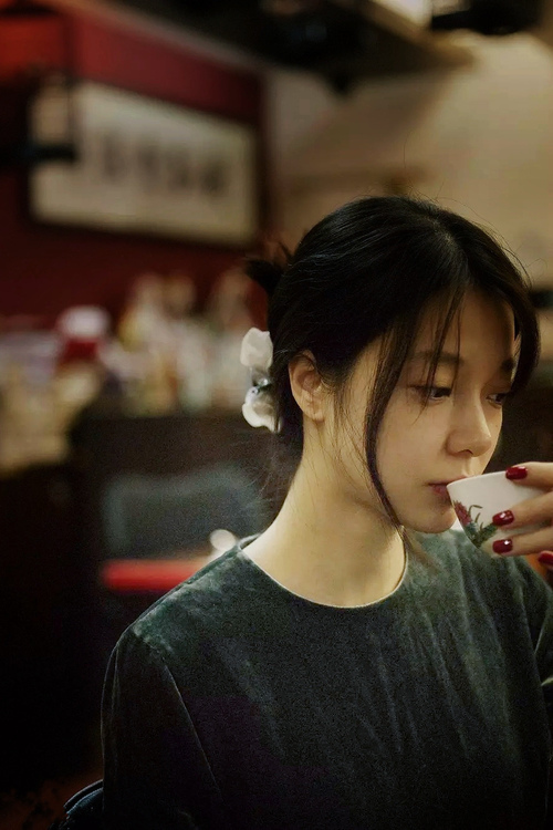 钢铁之翼,守护神诞生,老鹰以窒息式防守锁死雄鹿,爱德华兹在年度焦点之战完美接管