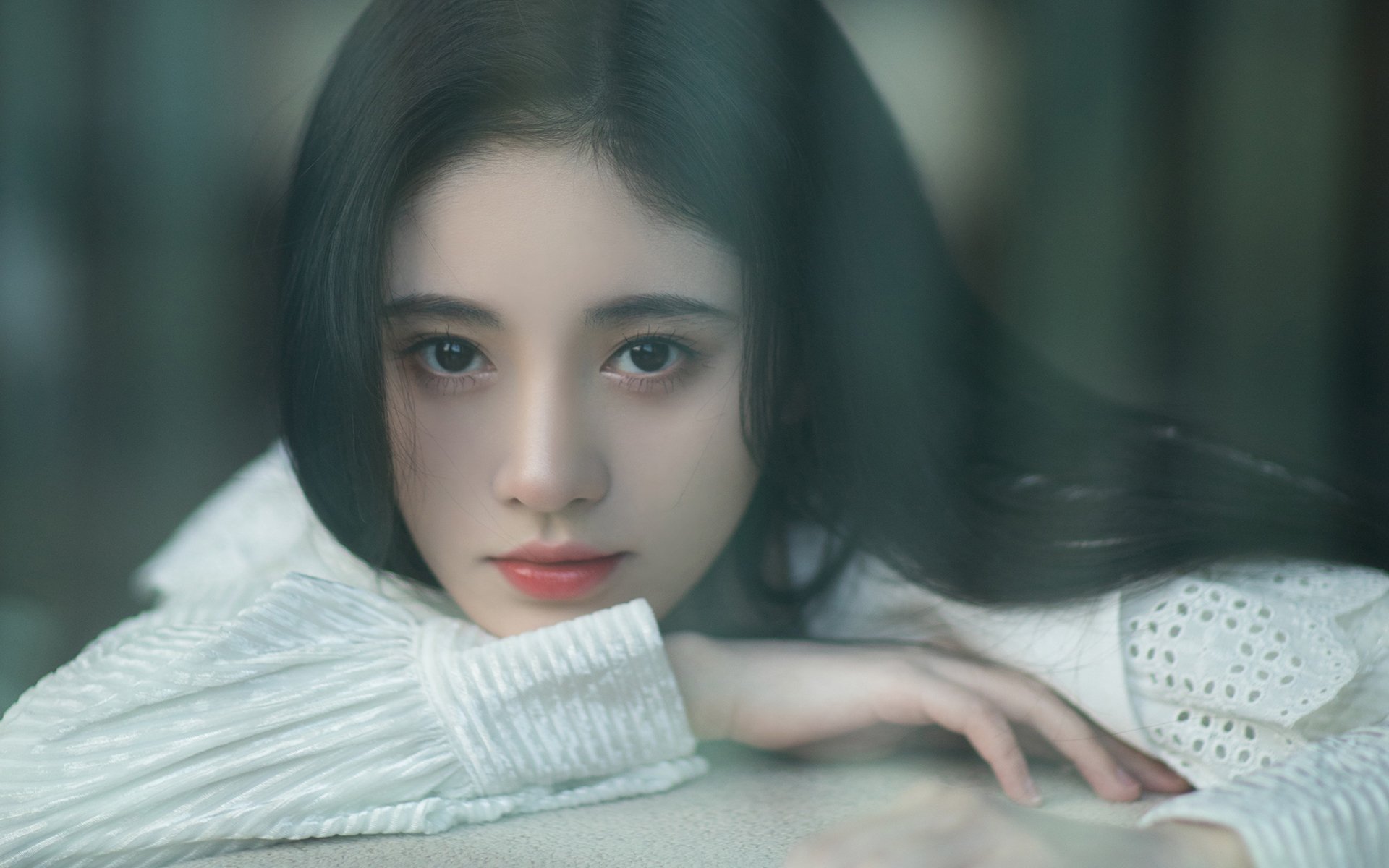 巴林夜幕下的节奏大师，奥利维耶以无线电交响乐指挥车队狂飙